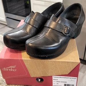 Dansko tamara leather clog with buckle size 39 black